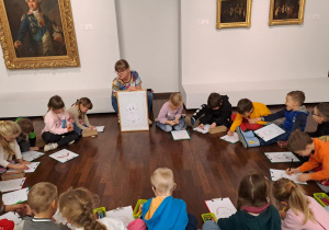 Na zdjęciu widać dzieci na warsztatach w Galerii Sztuki Dawnej w Łodzi.