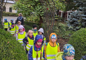 Na zdjęciu widać dzieci na warsztatach w Galerii Sztuki Dawnej w Łodzi.