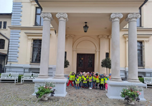 Na zdjęciu widać dzieci na warsztatach w Galerii Sztuki Dawnej w Łodzi.