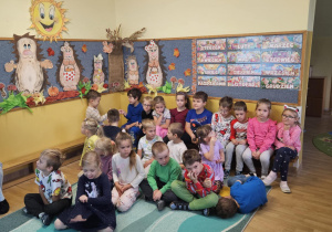 Na zdjęciu widać dzieci na Warsztatach "Dbajmy o środowisko Ziemia to nie wysypisko"