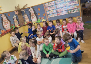 Na zdjęciu widać dzieci na Warsztatach "Dbajmy o środowisko Ziemia to nie wysypisko"