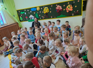 Akcja "DLACZEGO WARTO GŁOŚNO CZYTAĆ" Wizyta Pedagogicznej Biblioteki im.Profesora Tadeusza Kotarbińskiegow Łodzi.