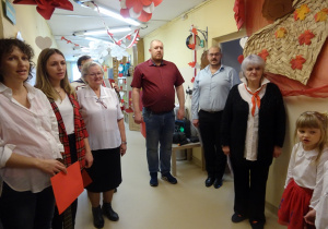 Na zdjęciu widać dzieci na uroczystości.W naszym przedszkolu w dniu 12 Listopada obchodziliśmy Święto Odzyskania przez Polskę Niepodległości.