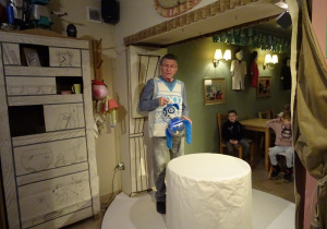 Na zdjęciu widać dzieci w Baśniowej Kawiarence.