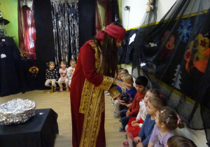 Na zdjęciu widać dzieci na "Zabawie Andrzejkowej"