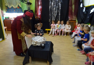 Na zdjęciu widać dzieci na "Zabawie Andrzejkowej"