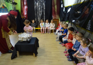 Na zdjęciu widać dzieci na "Zabawie Andrzejkowej"