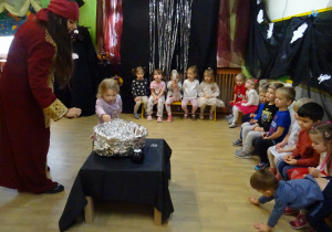 Na zdjęciu widać dzieci na "Zabawie Andrzejkowej"