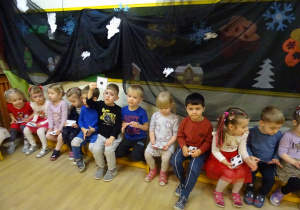 Na zdjęciu widać dzieci na "Zabawie Andrzejkowej"