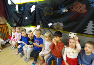 Na zdjęciu widać dzieci na "Zabawie Andrzejkowej"