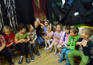 Na zdjęciu widać dzieci na "Zabawie Andrzejkowej"