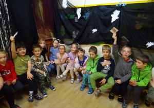 Na zdjęciu widać dzieci na "Zabawie Andrzejkowej"