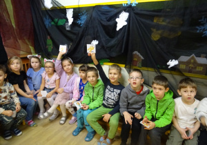 Na zdjęciu widać dzieci na "Zabawie Andrzejkowej"