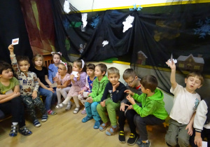 Na zdjęciu widać dzieci na "Zabawie Andrzejkowej"