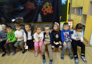 Na zdjęciu widać dzieci na "Zabawie Andrzejkowej"