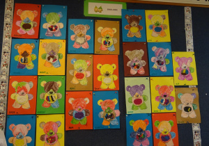 Na zdjęciu widać dzieci podczas zabaw z okazji "Dnia Misia".