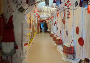 Dekoracja świąteczna w przedszkolu.