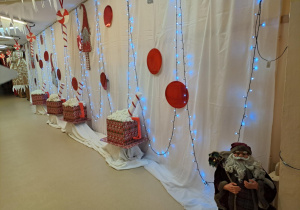 Dekoracja świąteczna w przedszkolu.