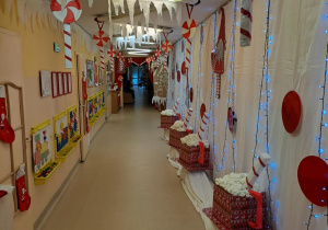 Dekoracja świąteczna w przedszkolu.