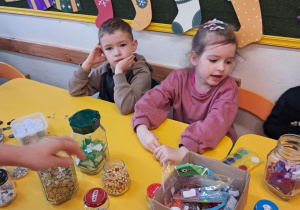 Na zdjęciu widać dzieci na Warsztatach Świątecznych.