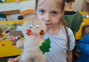 Na zdjęciu widać dzieci na Warsztatach Świątecznych.