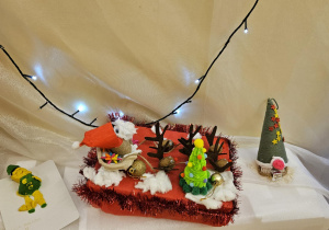 Na zdjęciu widać ozdobę świąteczną.