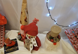 Na zdjęciu widać ozdobę świąteczną.