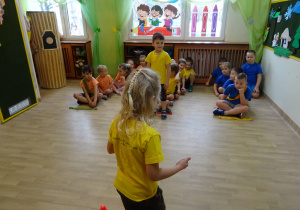 Na zdjęciu widać dzieci na turnieju sportowym.