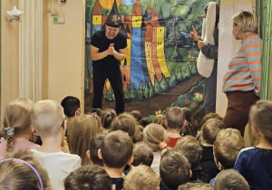 Na zdjęciu widać przedstawienie wystawiane przez Teatr.