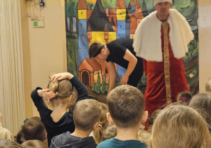 Na zdjęciu widać przedstawienie wystawiane przez Teatr.