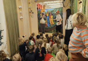 Na zdjęciu widać przedstawienie wystawiane przez Teatr.