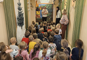 Na zdjęciu widać przedstawienie wystawiane przez Teatr.