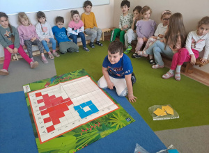 "Kodowanie na dywanie"