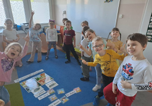 Na zdjęciu widać dzieci na zajęciach dydaktycznych.