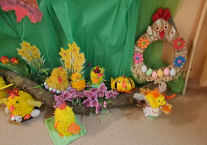 Na zdjęciu widać ozdoby wielkanocne.