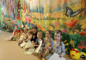 Na zdjęciu widać dzieci podczas rozstrzygnięcia konkursu.