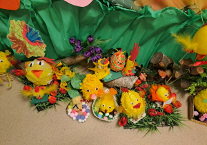 Na zdjęciu widać ozdoby wielkanocne.