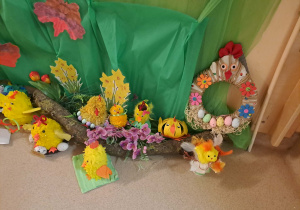 Na zdjęciu widać ozdoby wielkanocne.