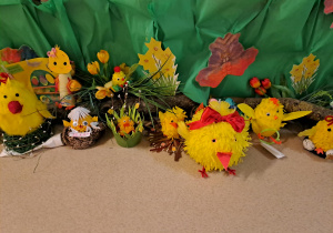 Na zdjęciu widać ozdoby wielkanocne.