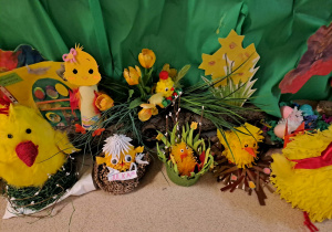Na zdjęciu widać ozdoby wielkanocne.