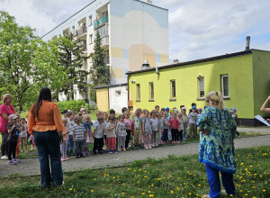 "SPOTKANIA Z MUZYKĄ "Z PANIĄ ULĄ PAKUŁĄ (SPOTKANIE RODZINNE)