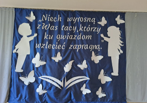 Na zdjęciu widać dzieci na Zakończeniu roku szkolnego.